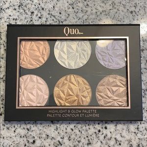 Quo Highlighter & Glow Palette